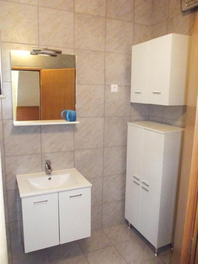 Apartmani Juliska Pirovac Eksteriør bilde
